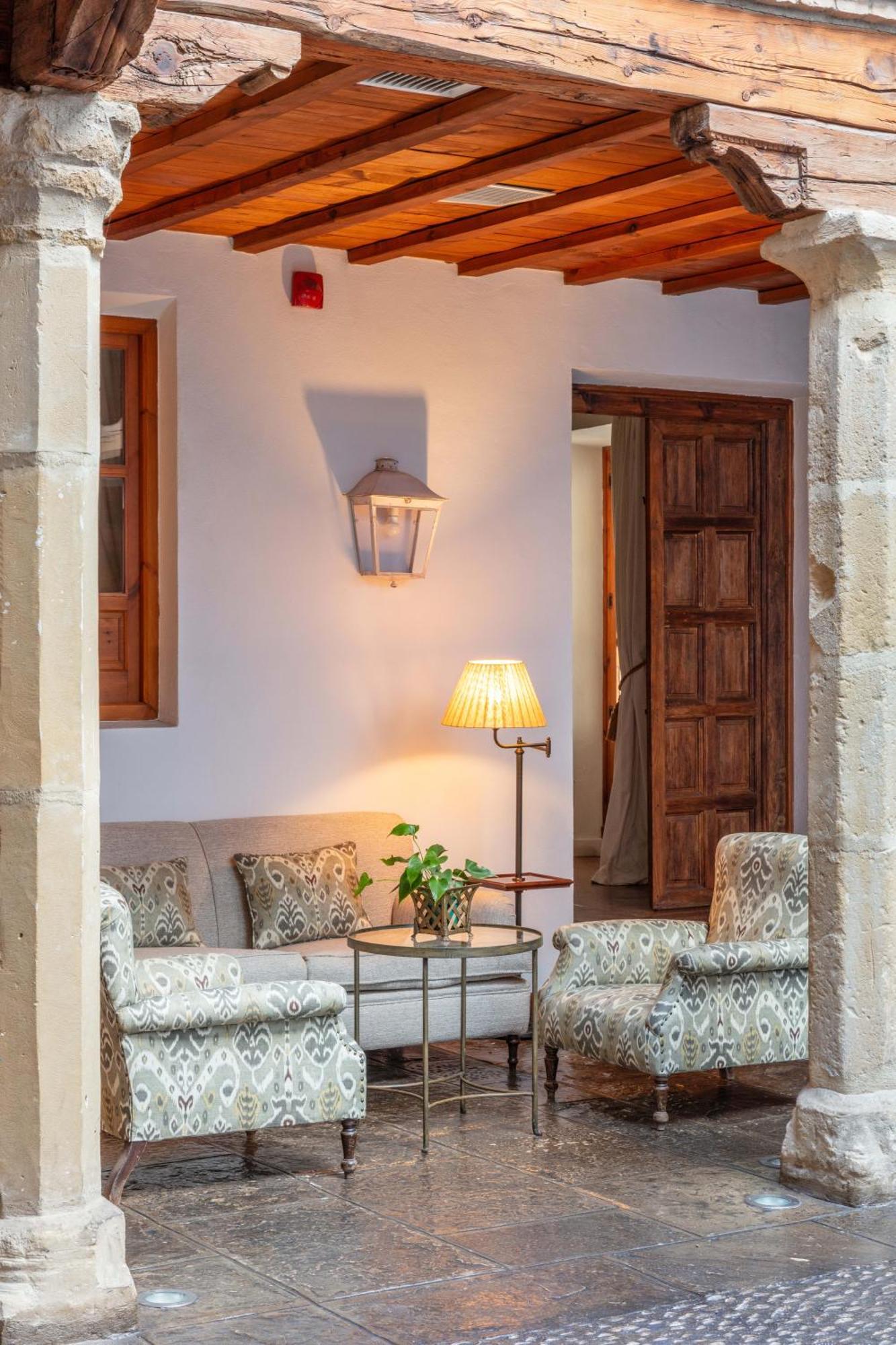Hotel Puerta De La Luna Baeza Dış mekan fotoğraf